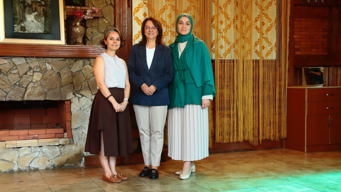 Bakü Eğitim Müşavirimiz Yurdagül Aydoğan, 1416 Sayılı Kanun Kapsamında Azerbaycan'da Öğrenim Gören Bursiyer Öğrencilerimiz İle Görüştü